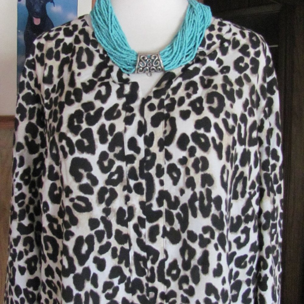 JOAN RIVERS LADIES LEOPARD PRINT PULLOVER BLOUSE - Picture 4 of 11